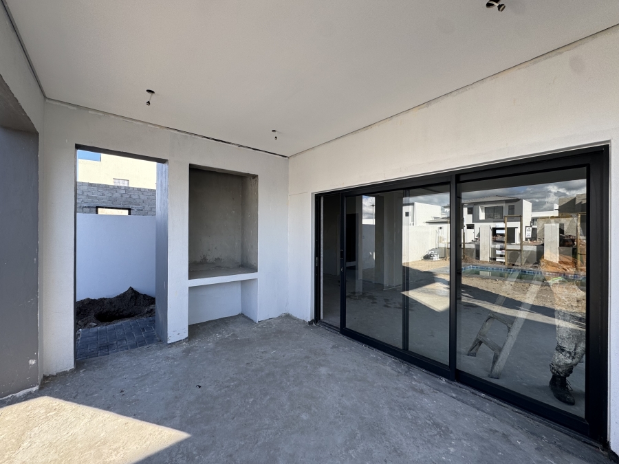 4 Bedroom Property for Sale in Sandown Western Cape
